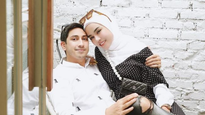 Suami Diduga Selingkuh, Medina Zein Gugat Cerai Lukman Azhari Dari Dalam Penjara